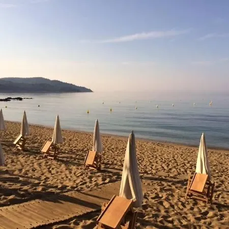 호텔 La Pinede 라크루아발메르