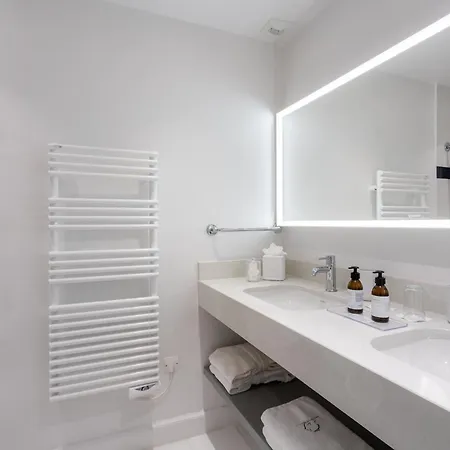 Hotel La Pinède 4*