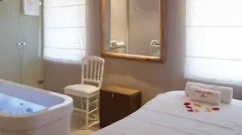 호텔 La Pinede 라크루아발메르