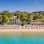 Hotel La Pinede 4*
