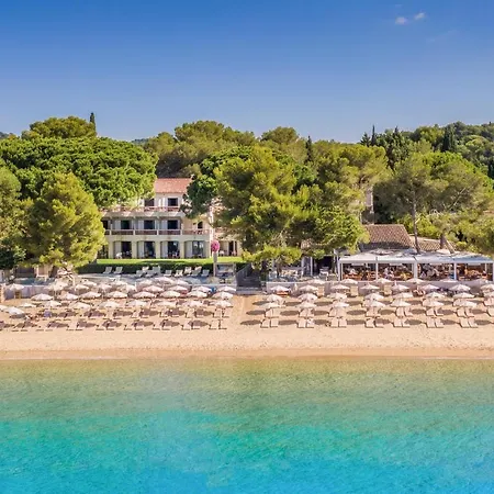Hotel La Pinede 4*