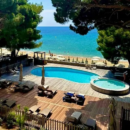La Pinède 4*