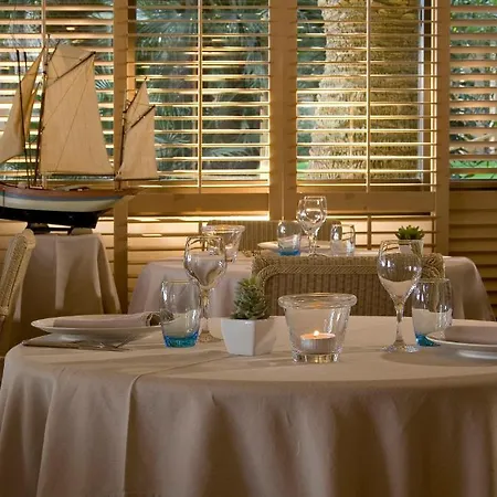 Hotel La Pinede 4*