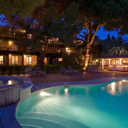 מלון La Pinede 4*