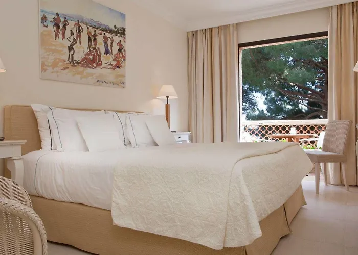 La Pinede Hotell